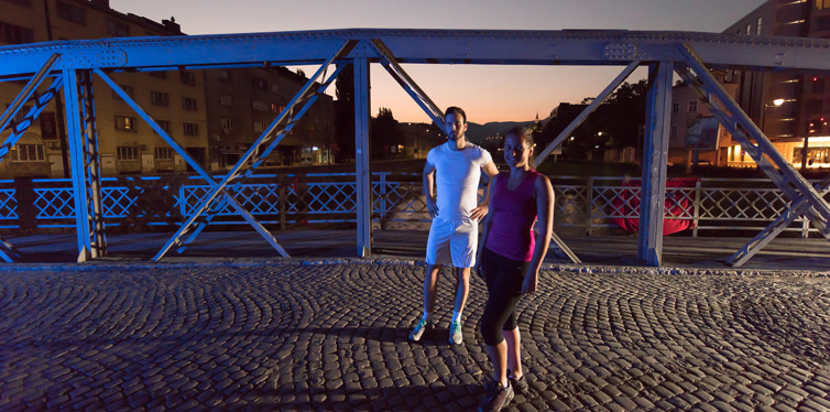 runners on the bridge