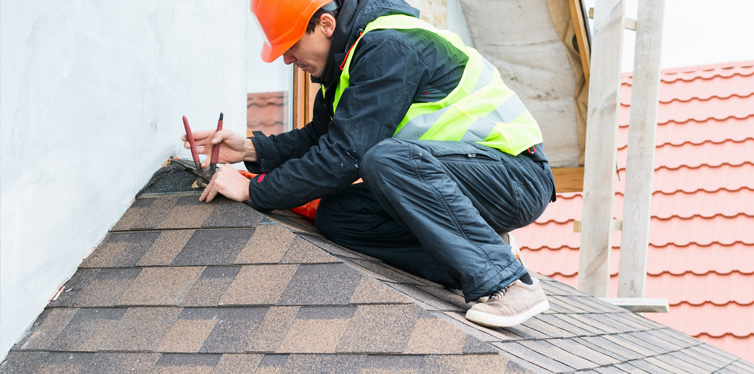 What You Need To Know Before Becoming A Roofer