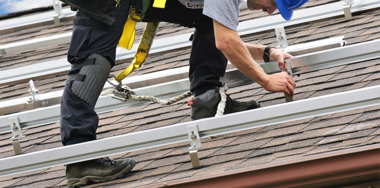 What You Need To Know Before Becoming A Roofer
